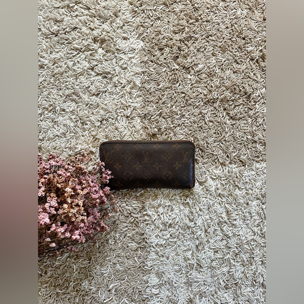 Louis Vuitton Monogram Zippy Wallet Long LV Brown Luxury Designer Made in France